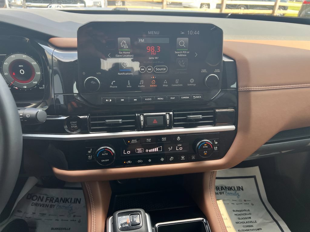 Used 2025 Nissan Pathfinder Platinum w/ Black Appearance Package FWD image 21