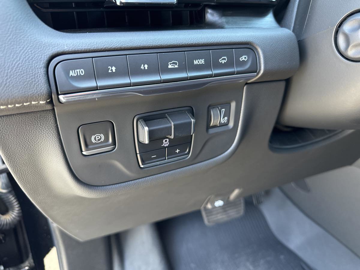 Used 2022 Cadillac Escalade Sport w/ Touring Package image 13