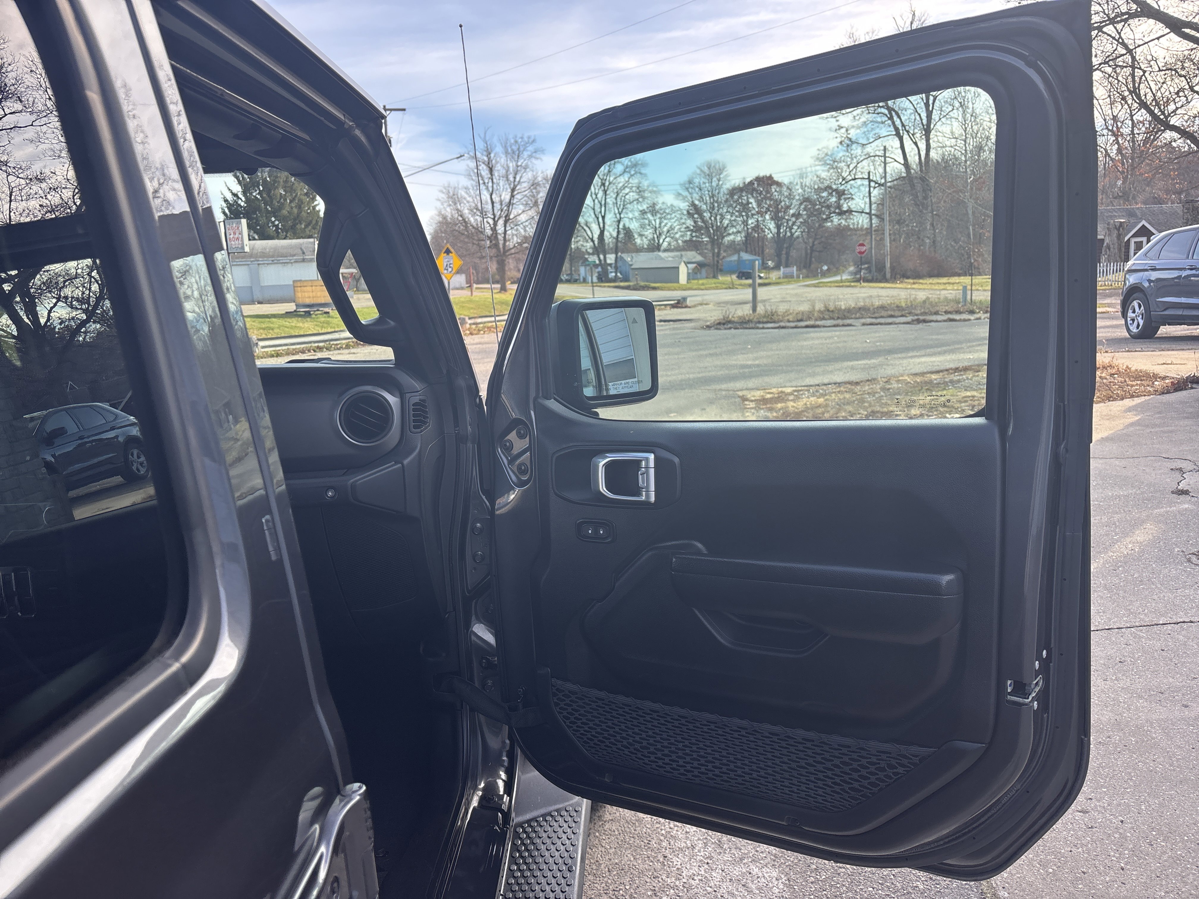 Used 2023 Jeep Wrangler Sport S image 36