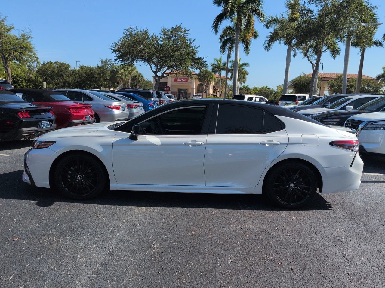 Used 2022 Toyota Camry XSE w/ Driver Assist Package FWD image 7