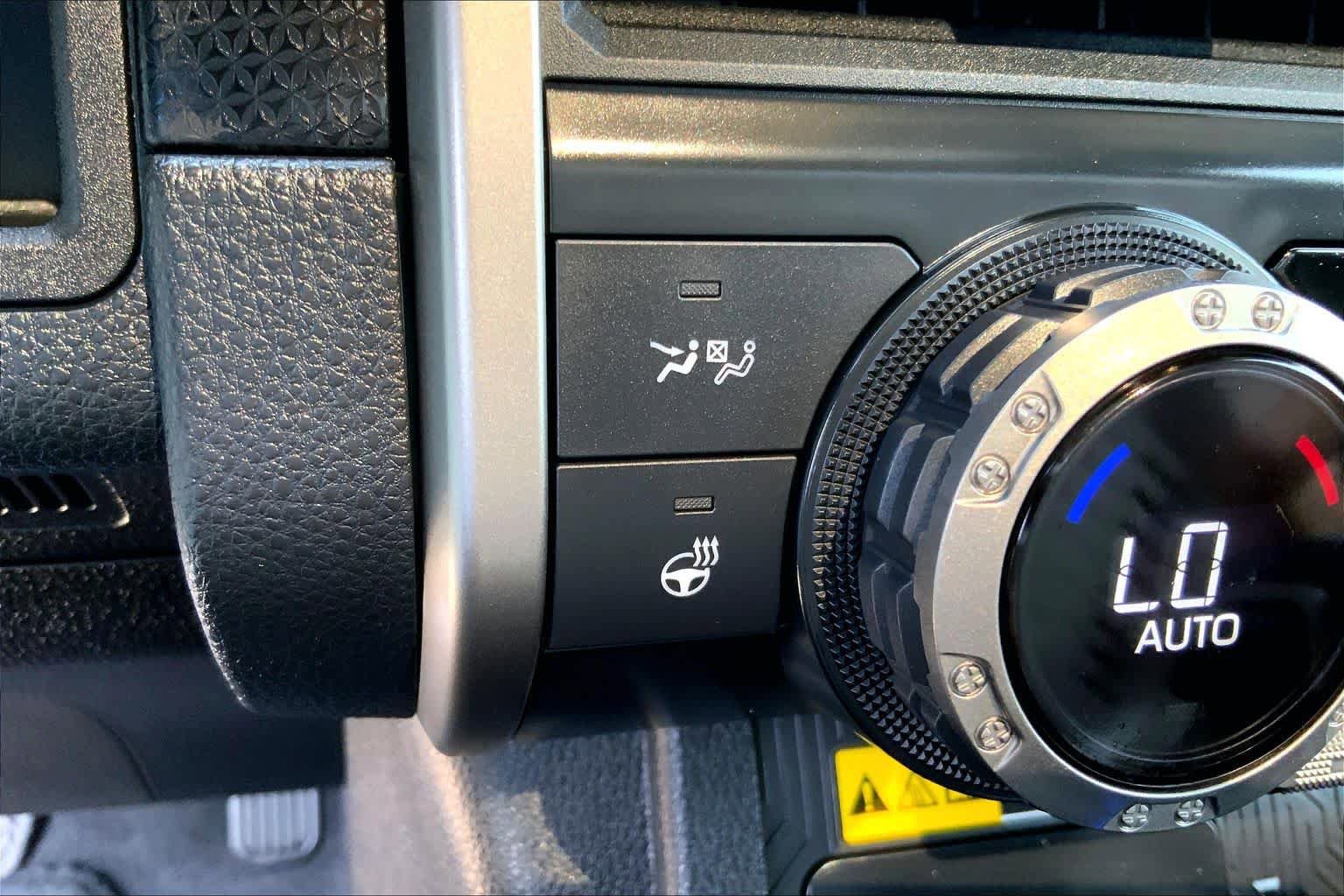 Used 2025 Toyota 4Runner Limited AWD/4WD image 33