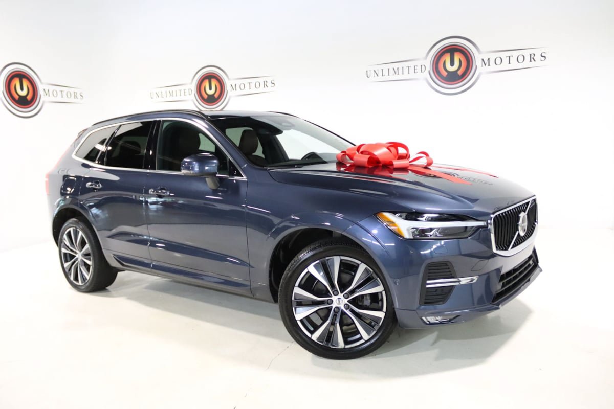 Used 2022 Volvo XC60 B5 Momentum w/ Advanced Package
