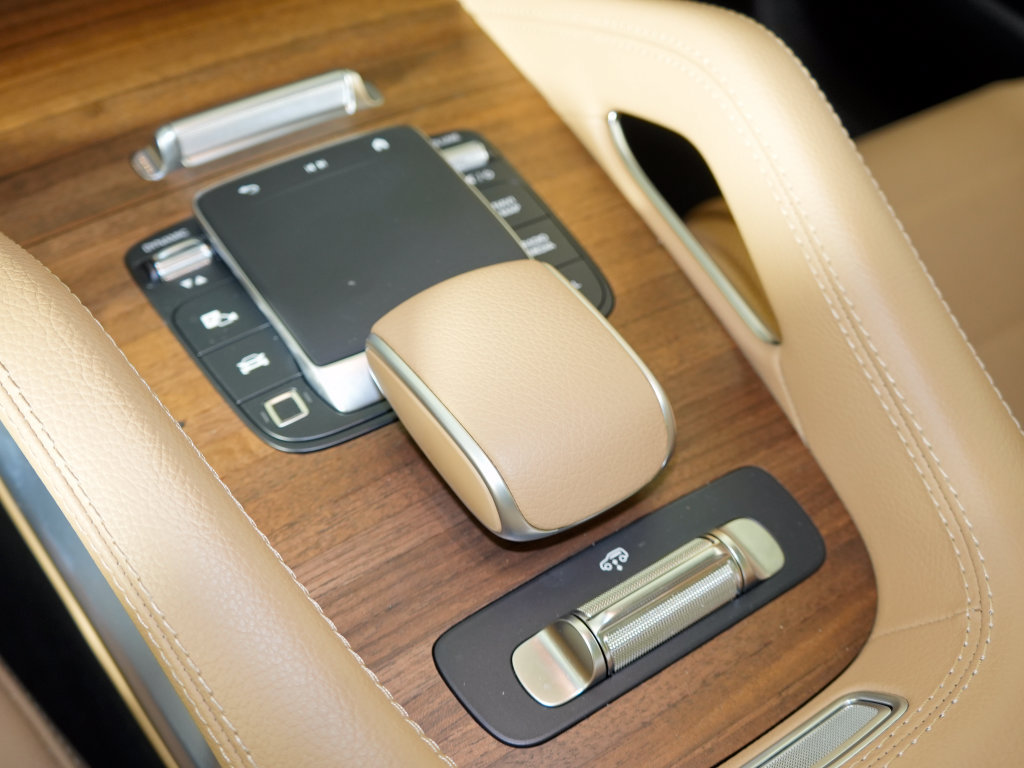Certified 2025 Mercedes-Benz GLS 580 4MATIC image 28