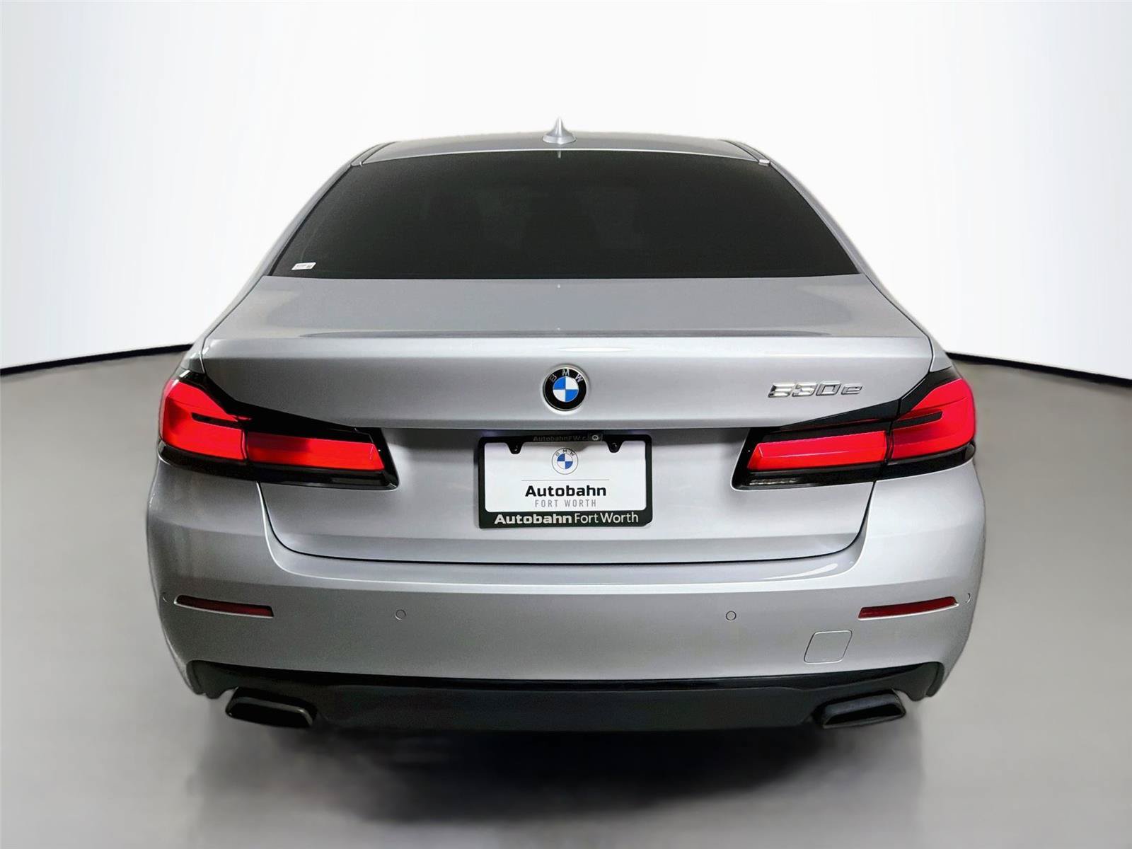 Used 2021 BMW 530e w/ Convenience Package RWD image 6