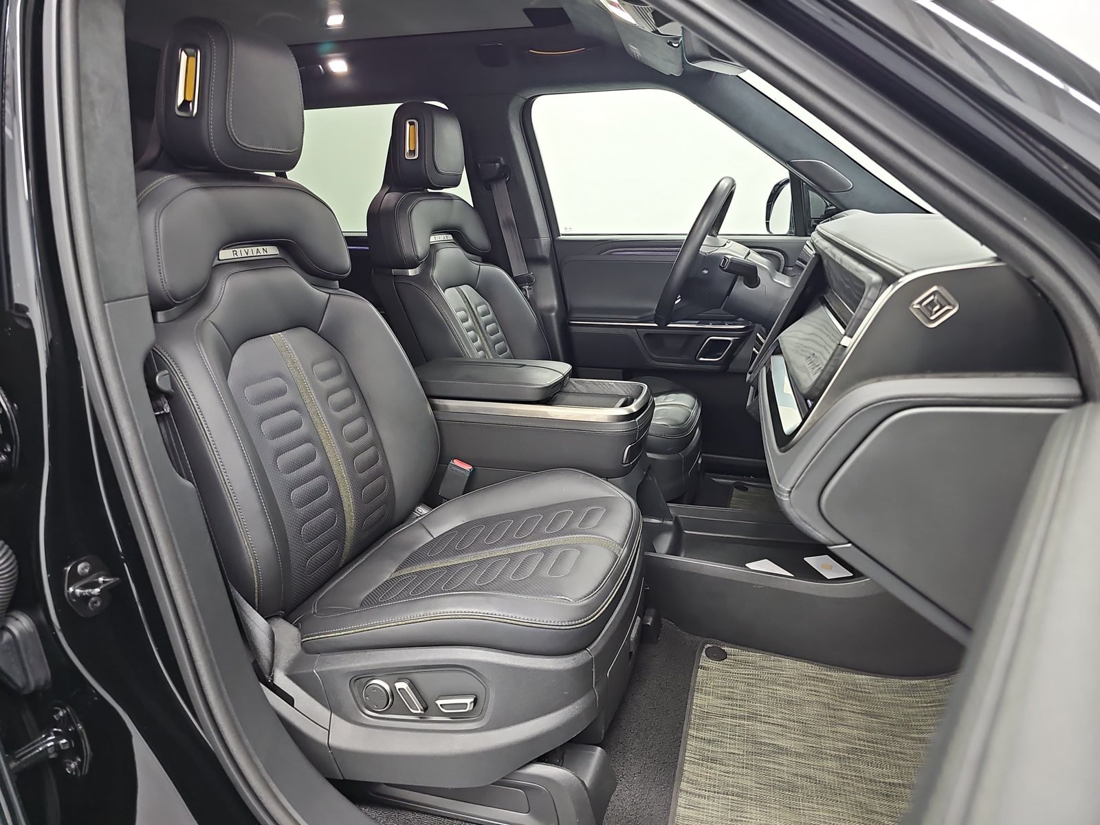 Used 2023 Rivian R1S Adventure Quad AWD/4WD image 24