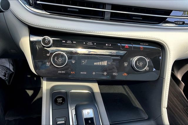 Certified 2026 INFINITI QX60 Luxe w/ Cargo Package FWD image 32