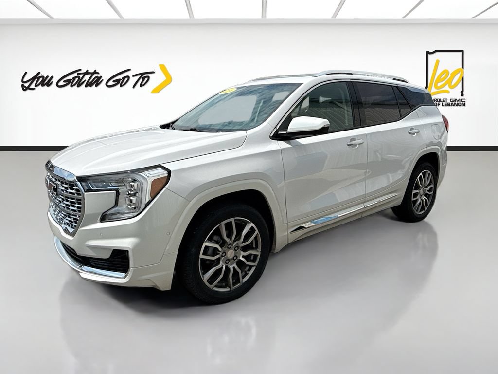 Used 2024 GMC Terrain Denali w/ Denali Premium Package AWD/4WD image 1