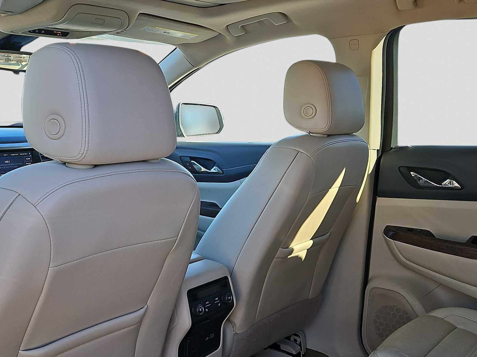 Used 2020 GMC Acadia Denali image 16