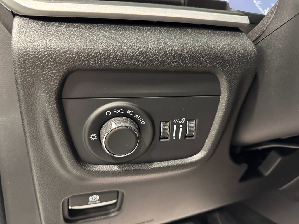 New 2025 Jeep Grand Cherokee L Altitude image 30