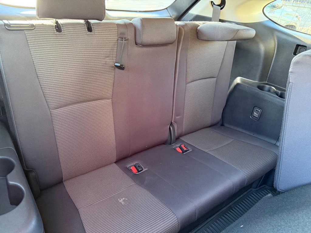 Used 2023 Toyota Highlander LE image 12