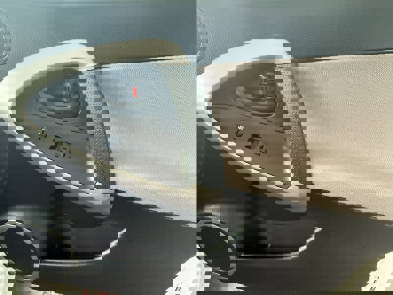 Used 2006 Toyota RAV4 2WD image 24