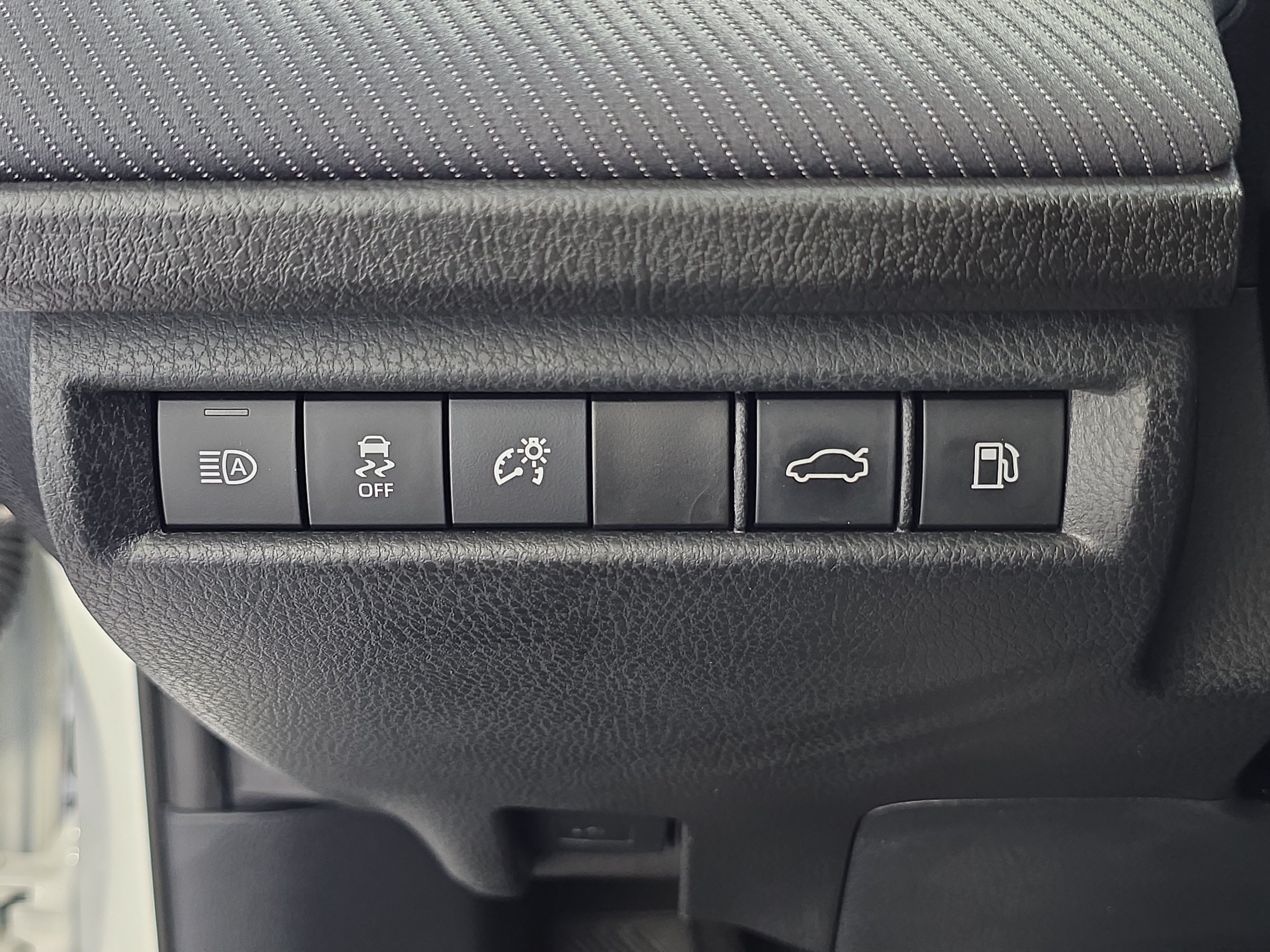 Used 2025 Toyota Camry SE w/ Convenience Package FWD image 20