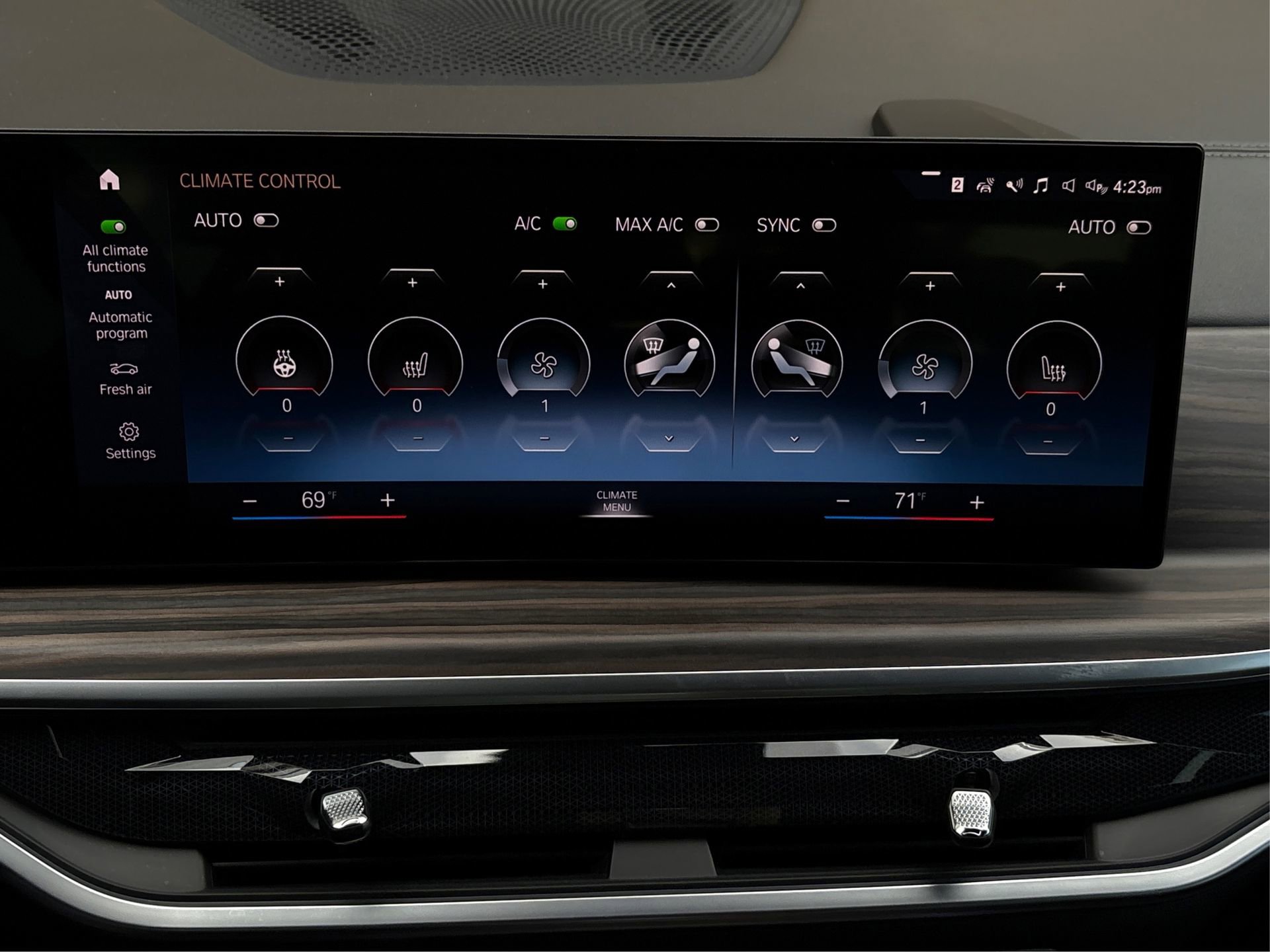 Used 2023 BMW X7 xDrive40i w/ M Sport Package image 26