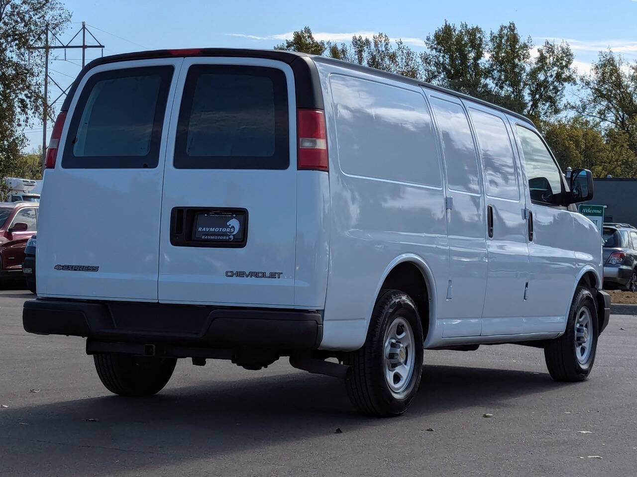 Used 2004 Chevrolet Express 1500 RWD image 12