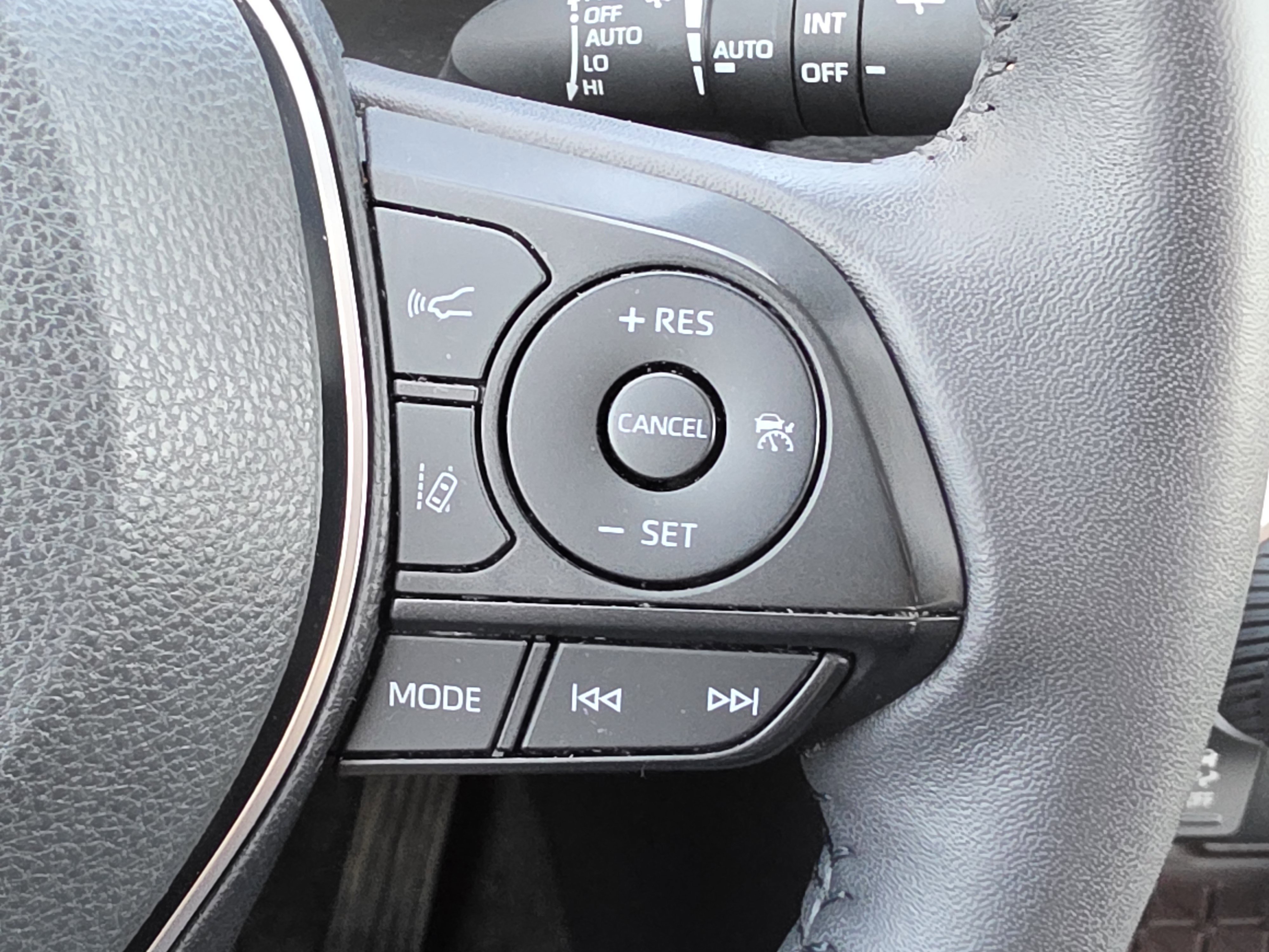 Certified 2023 Toyota RAV4 Limited w/ Limited Grade Weather Package AWD/4WD image 19