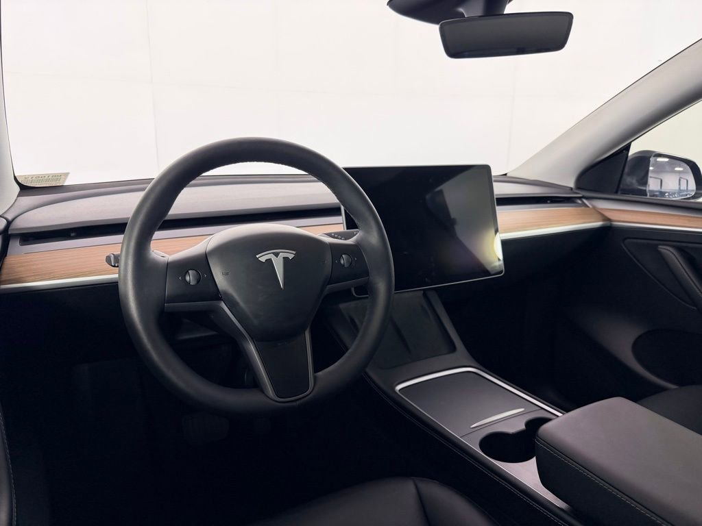 Used 2025 Tesla Model Y Long Range image 12