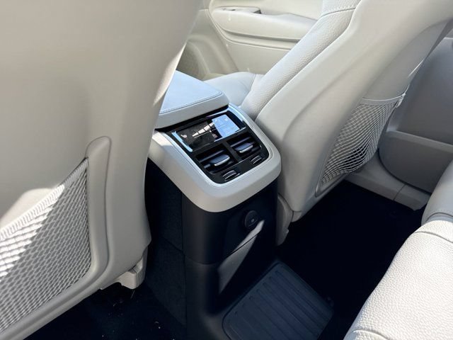 New 2025 Volvo XC90 T8 Plus w/ Protection Package Premier AWD/4WD image 25