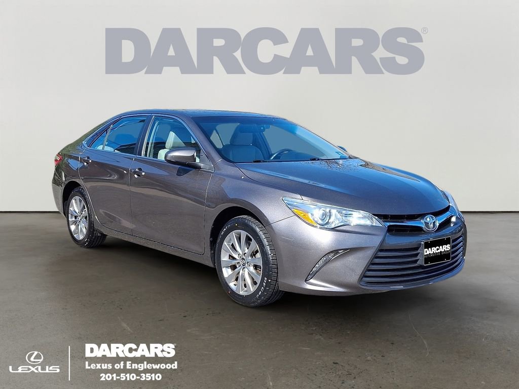 Used 2017 Toyota Camry XLE FWD image 1