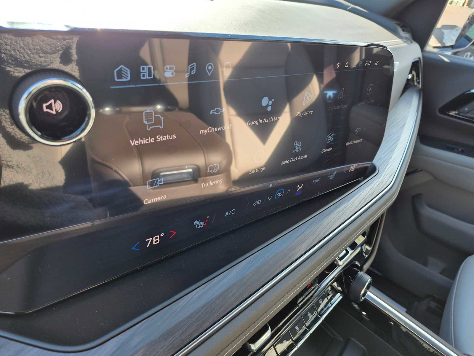 New 2026 Chevrolet Suburban LT w/ Comfort Package image 23