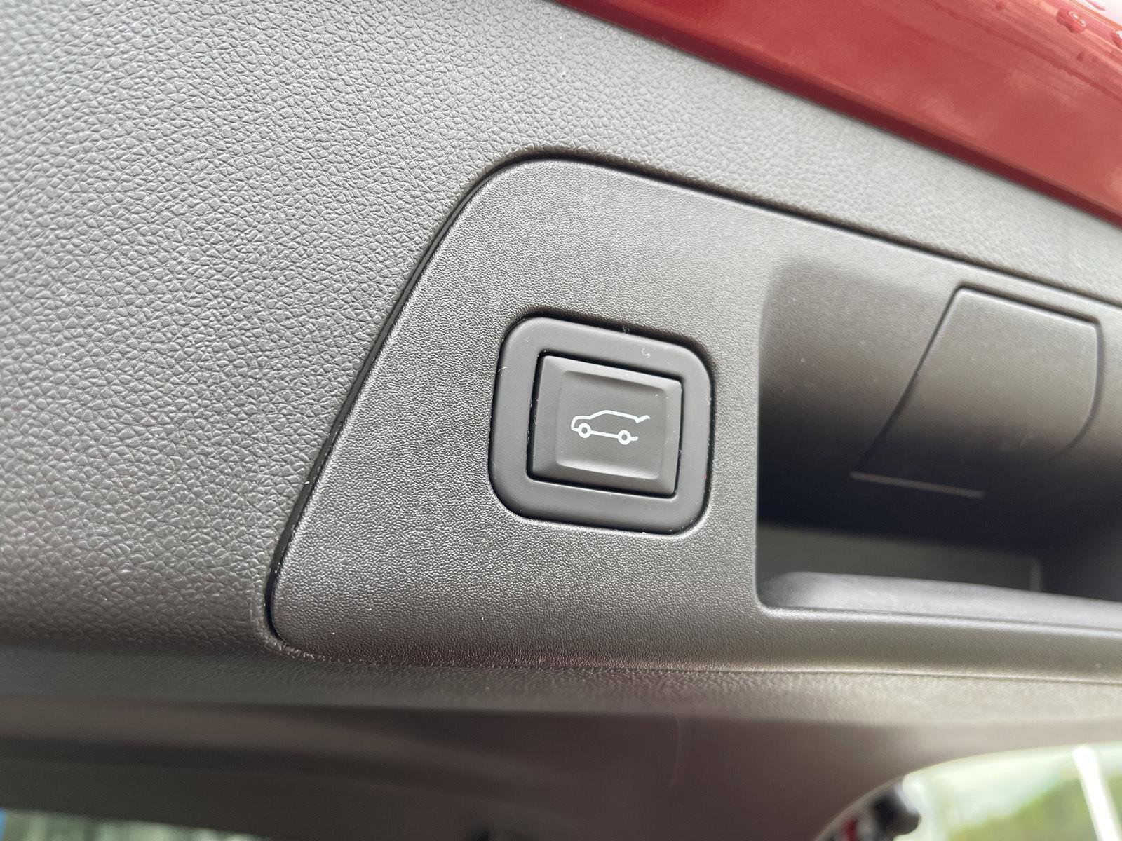 Used 2023 Buick Envision Avenir AWD/4WD image 47