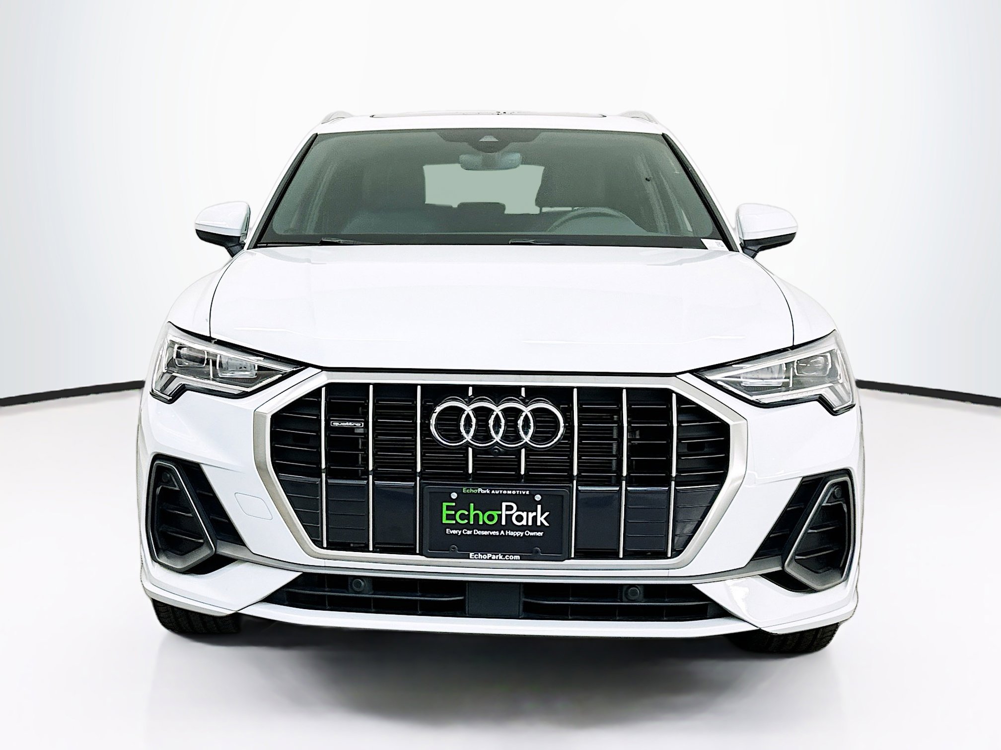 Used 2023 Audi Q3 2.0T Premium Plus w/ Premium Plus Package AWD/4WD image 2