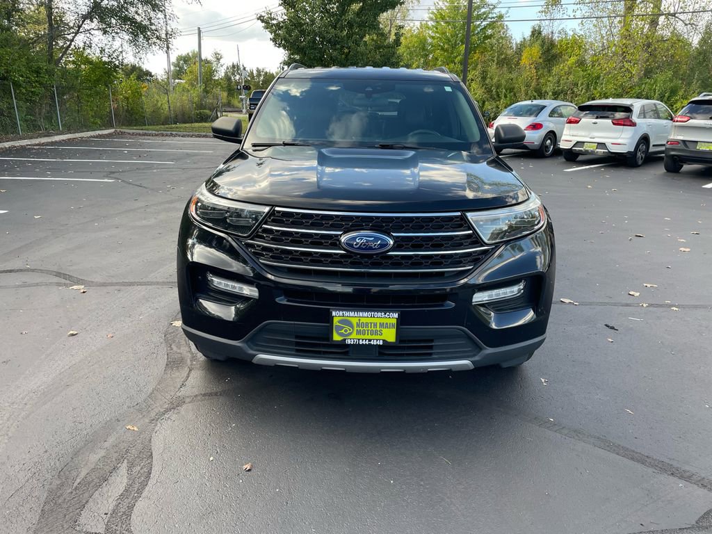 Used 2020 Ford Explorer XLT w/ Equipment Group 202A image 2
