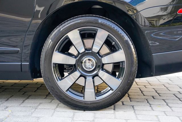 Used 2023 Rolls-Royce Cullinan w/ Cullinan Package image 17