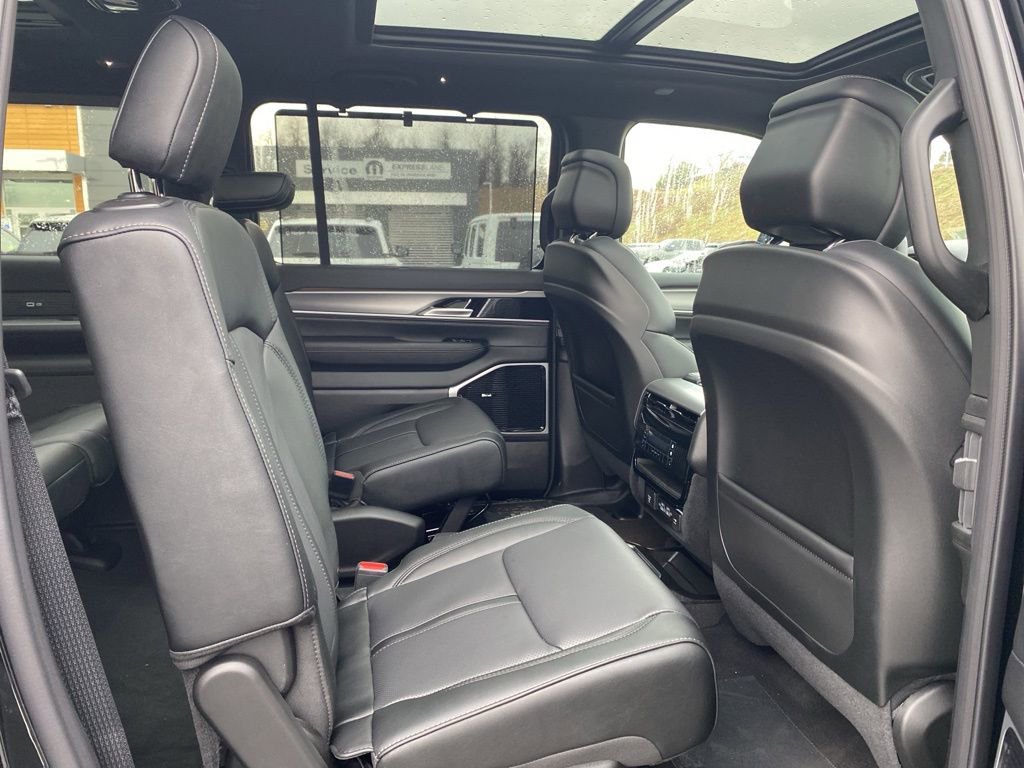 New 2026 Jeep Grand Wagoneer Limited image 15
