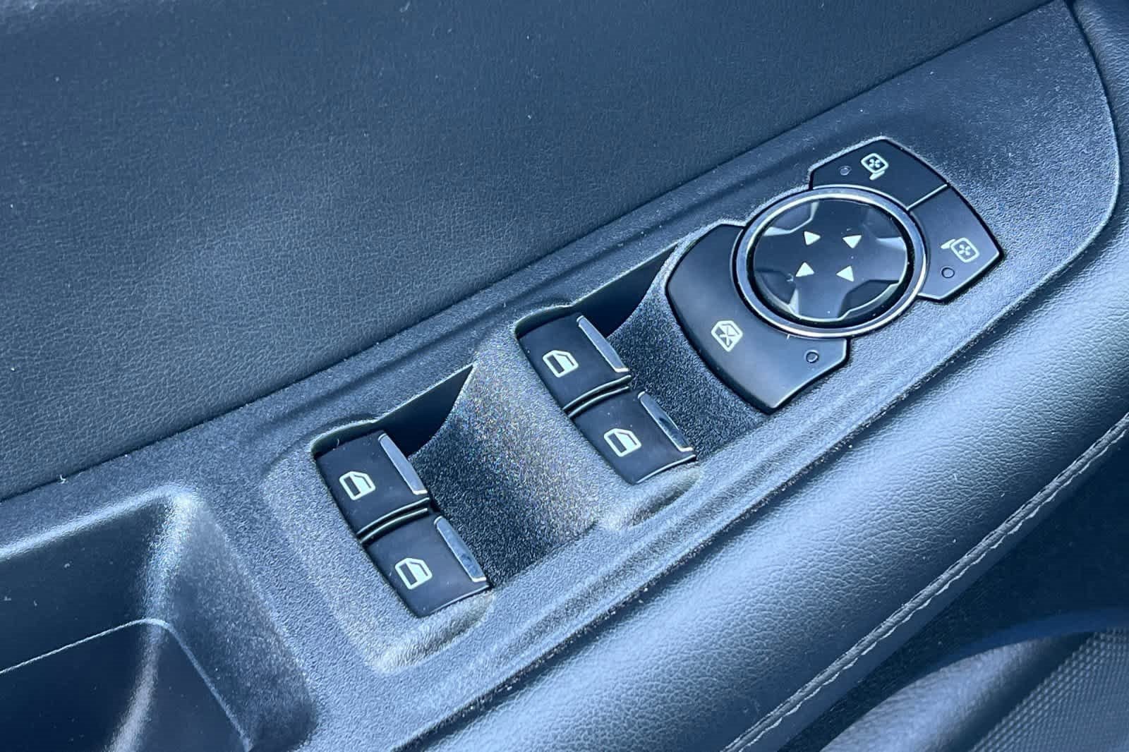 Certified 2024 Ford Edge SE w/ Black Appearance Package image 14