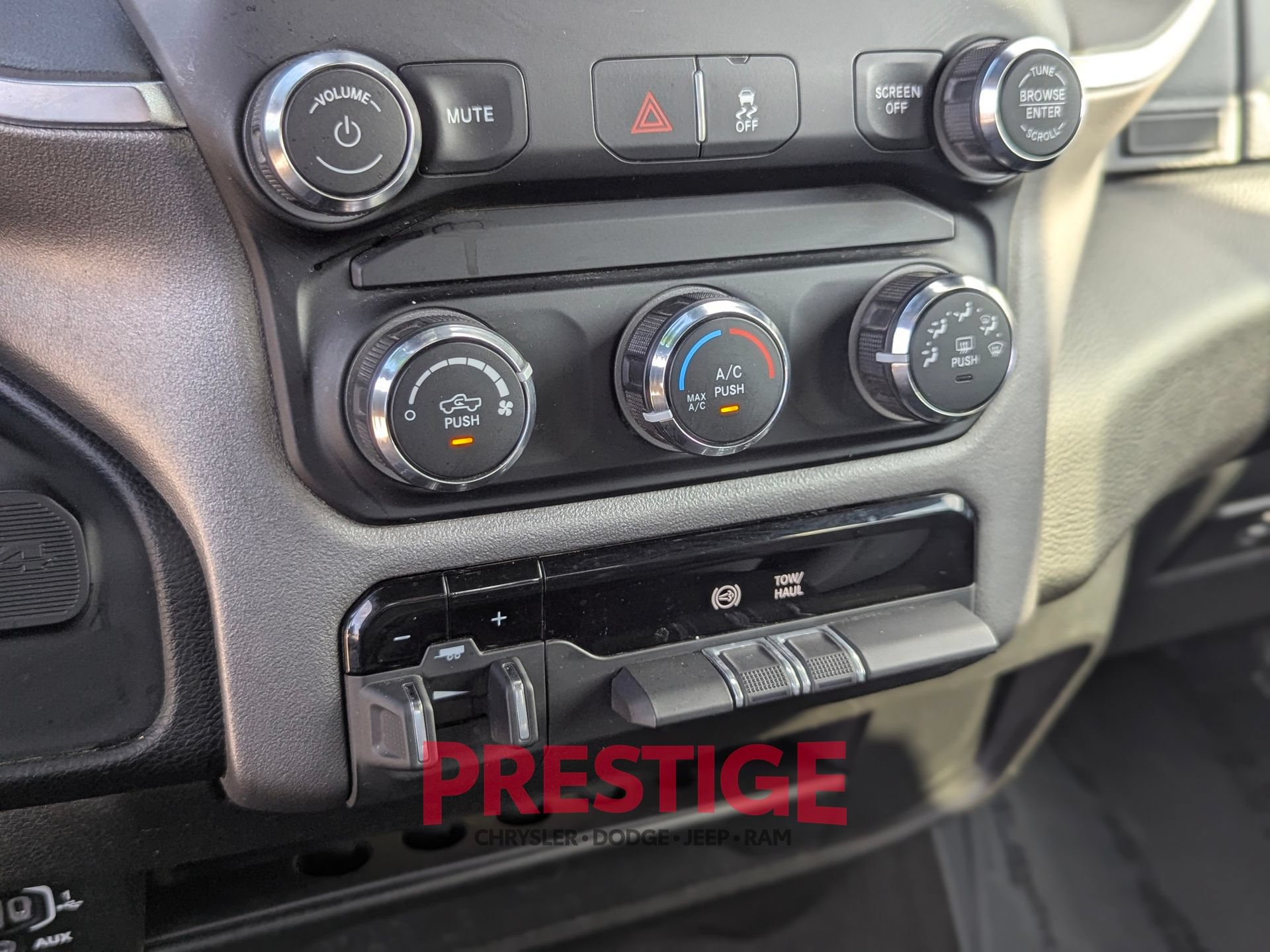Used 2024 RAM 2500 Big Horn AWD/4WD image 29