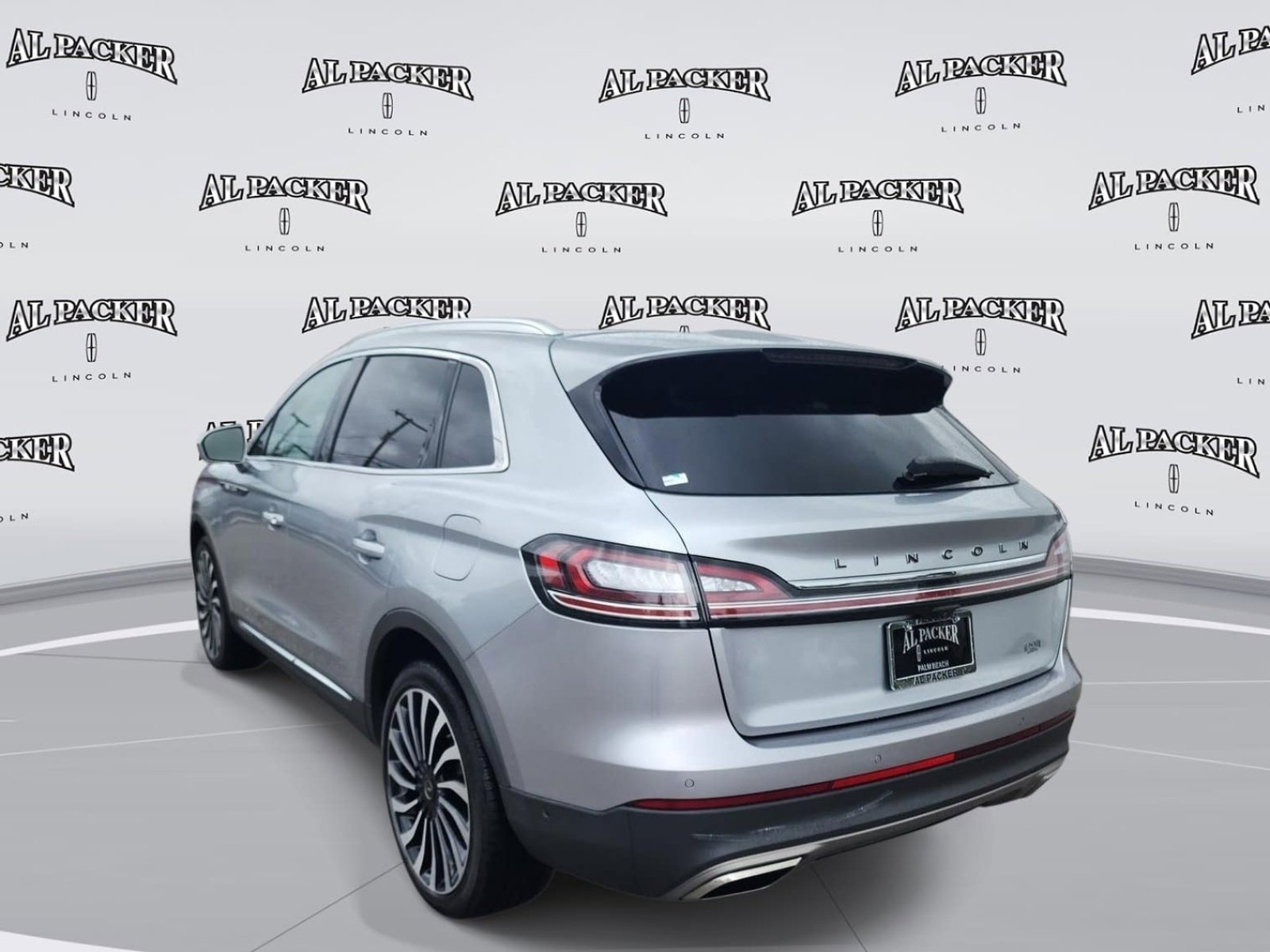 Used 2023 Lincoln Nautilus Black Label w/ Cargo Utility Package AWD/4WD image 3