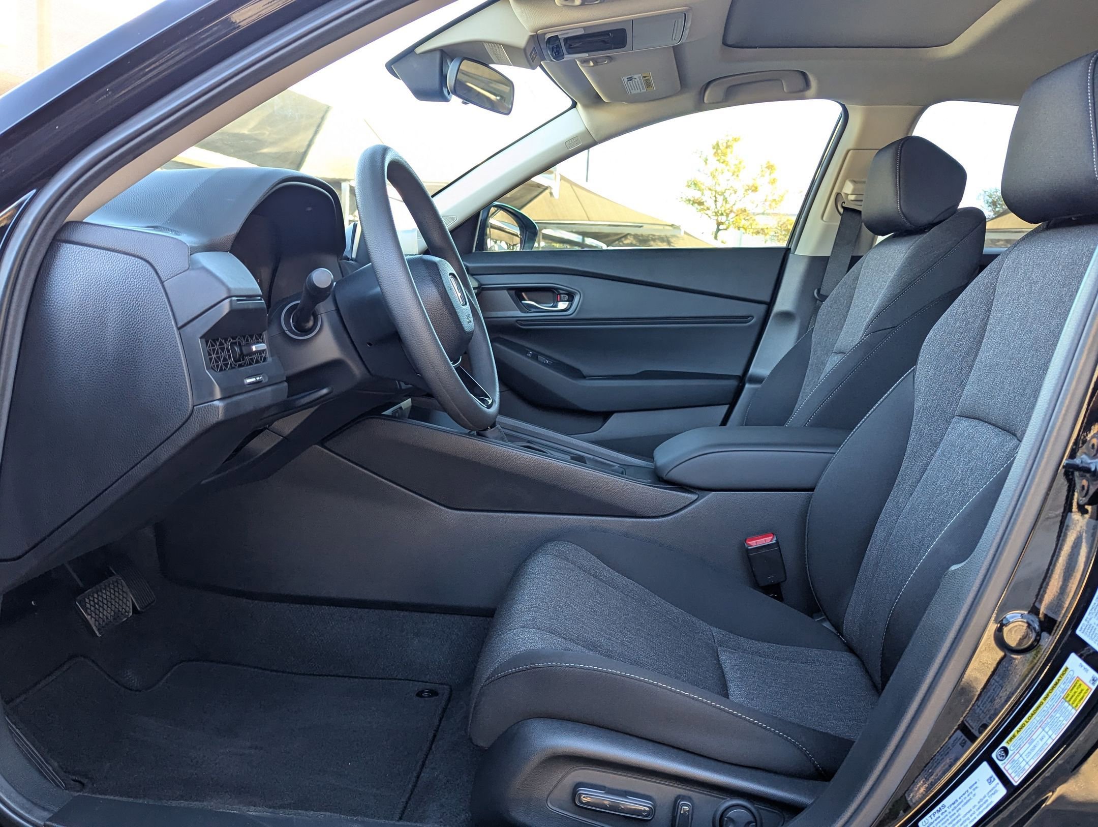 Used 2025 Honda Accord SE image 10