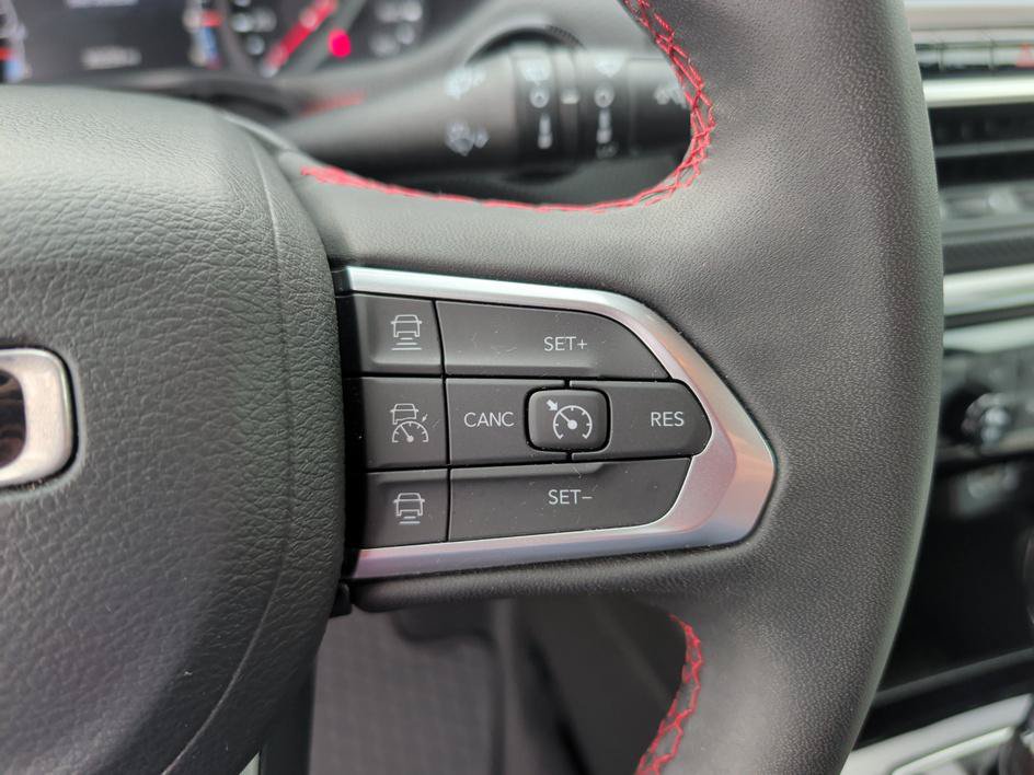 Used 2025 Jeep Compass Trailhawk AWD/4WD image 20