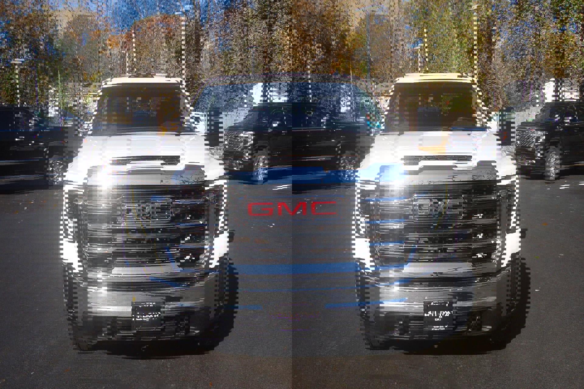 Used 2024 GMC Sierra 3500 SLE w/ Preferred Package image 2