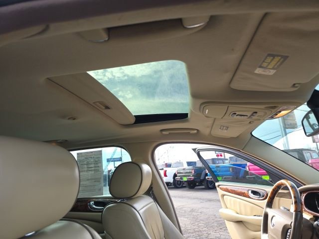 Used 2007 Jaguar XJ8 image 39