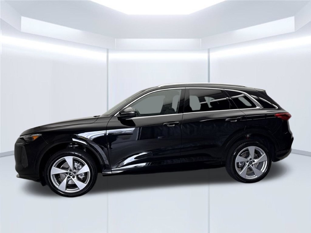 Used 2025 Audi Q5 Premium Plus AWD/4WD image 2