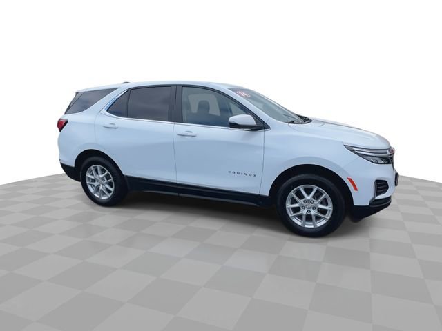 Used 2024 Chevrolet Equinox LT AWD/4WD image 2
