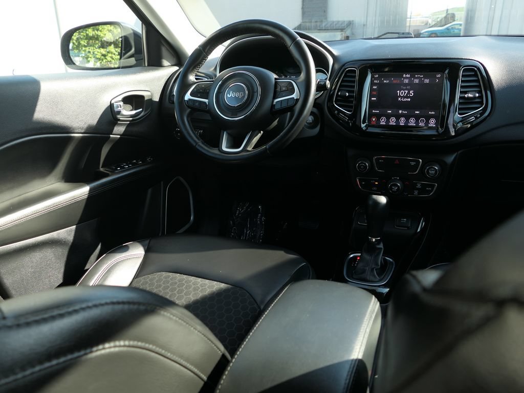 Used 2019 Jeep Compass Latitude FWD image 27