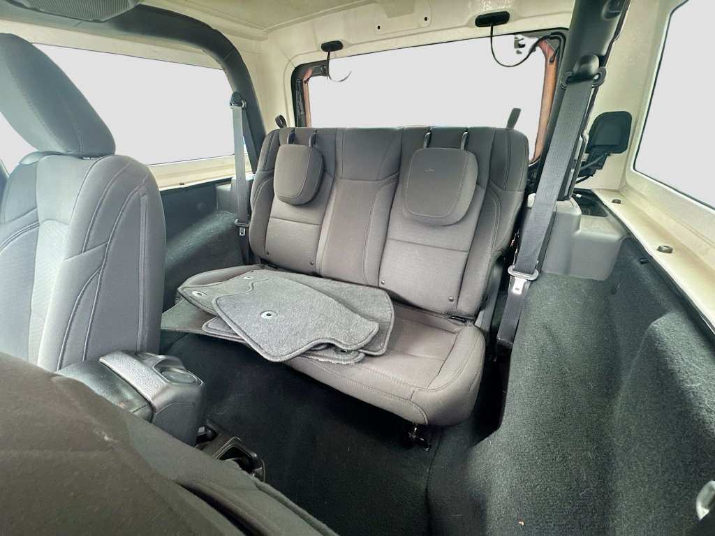 Used 2022 Jeep Wrangler Sport AWD/4WD image 26