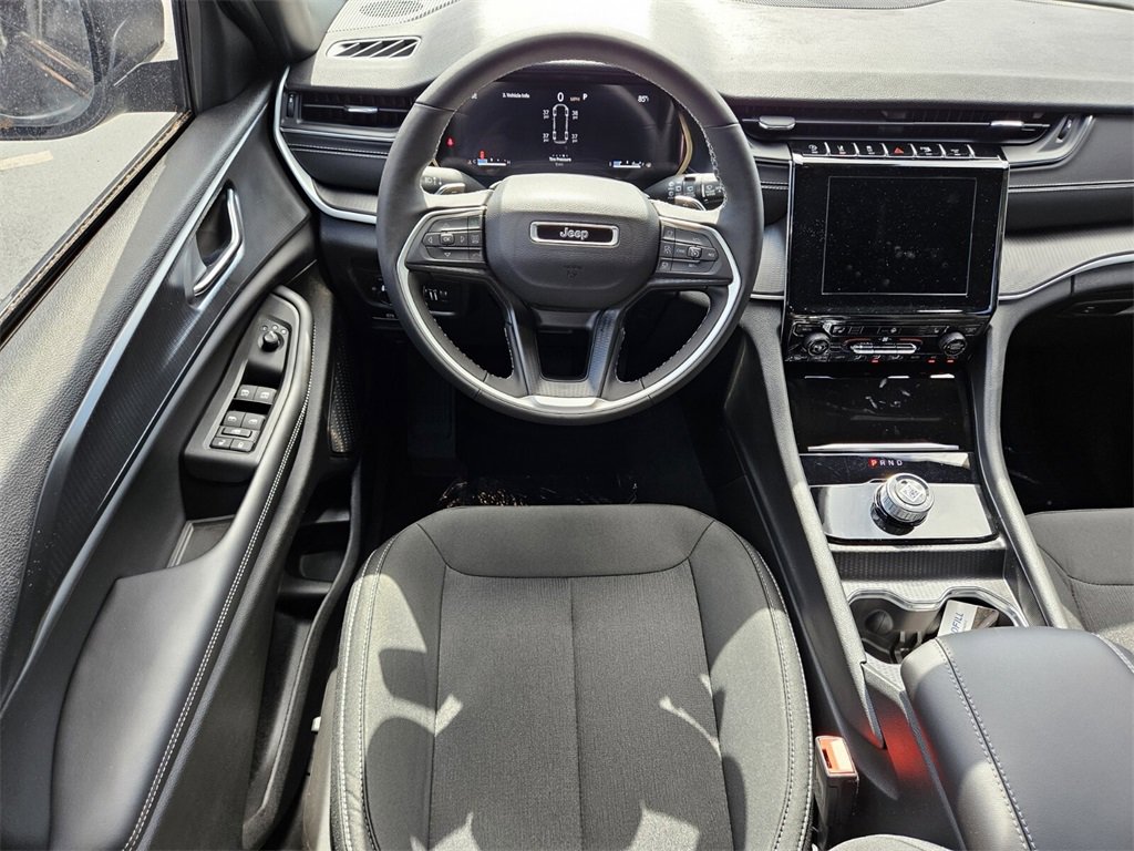 New 2024 Jeep Grand Cherokee L Laredo w/ Luxury Tech Group I image 12