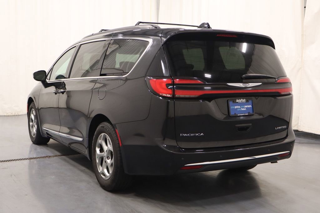 Used 2023 Chrysler Pacifica Limited image 7