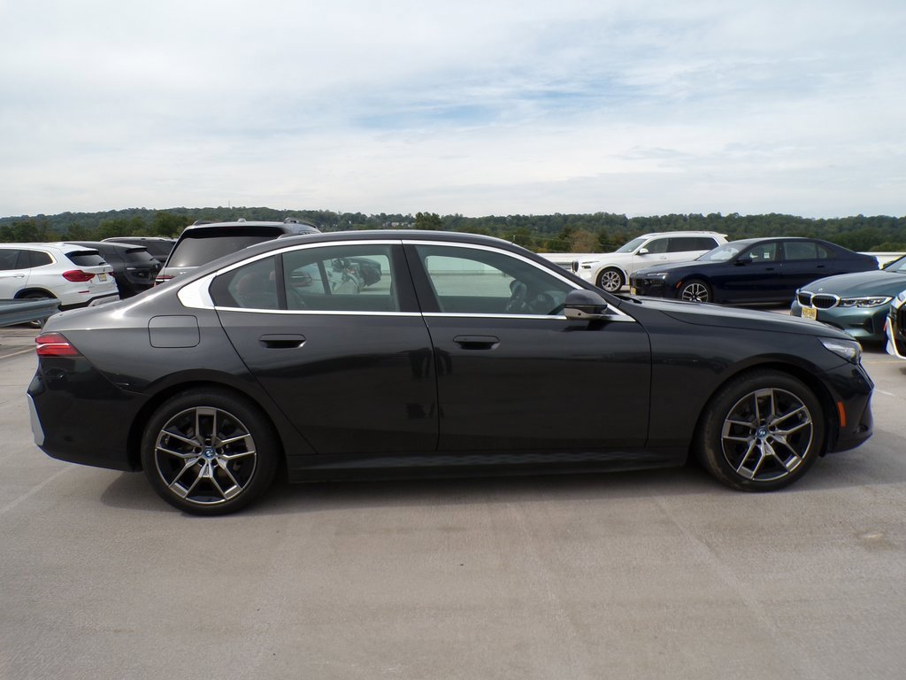 Certified 2025 BMW i5 xDrive40 w/ M Sport Package image 7