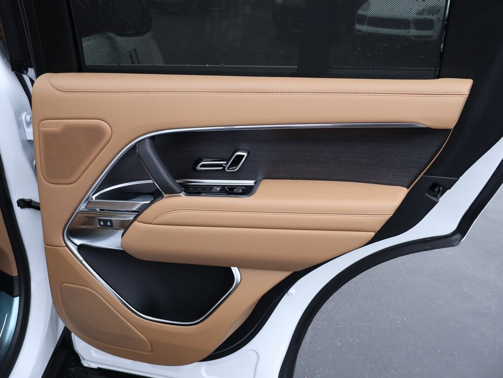New 2025 Land Rover Range Rover SE image 14