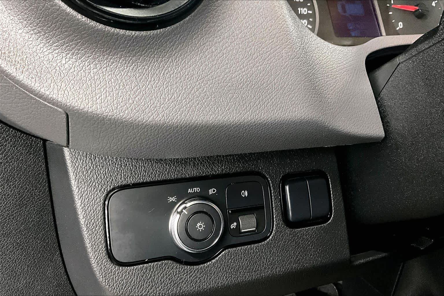 Used 2019 Mercedes-Benz Sprinter 144 image 35