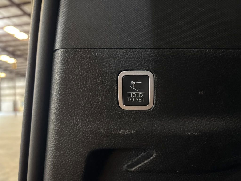 Used 2024 Jeep Wagoneer L Series III w/ Flexible Seating Group image 14