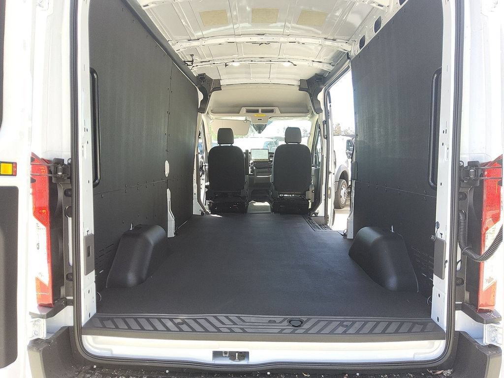 New 2026 Ford Transit 250 148 Medium Roof w/ Load Area Protection Package RWD image 16