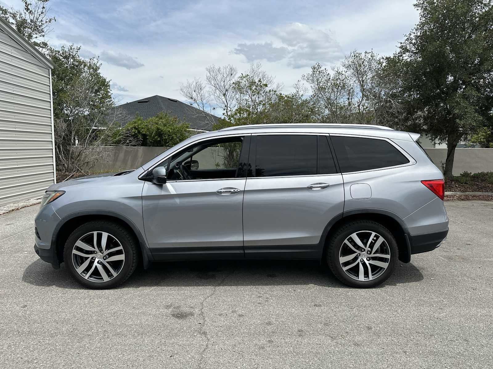 Used 2018 Honda Pilot Elite image 3