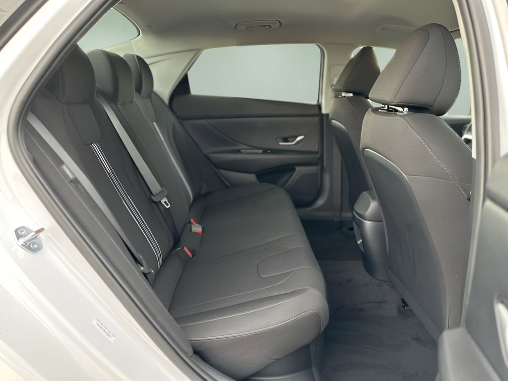 New 2025 Hyundai Elantra Blue image 24