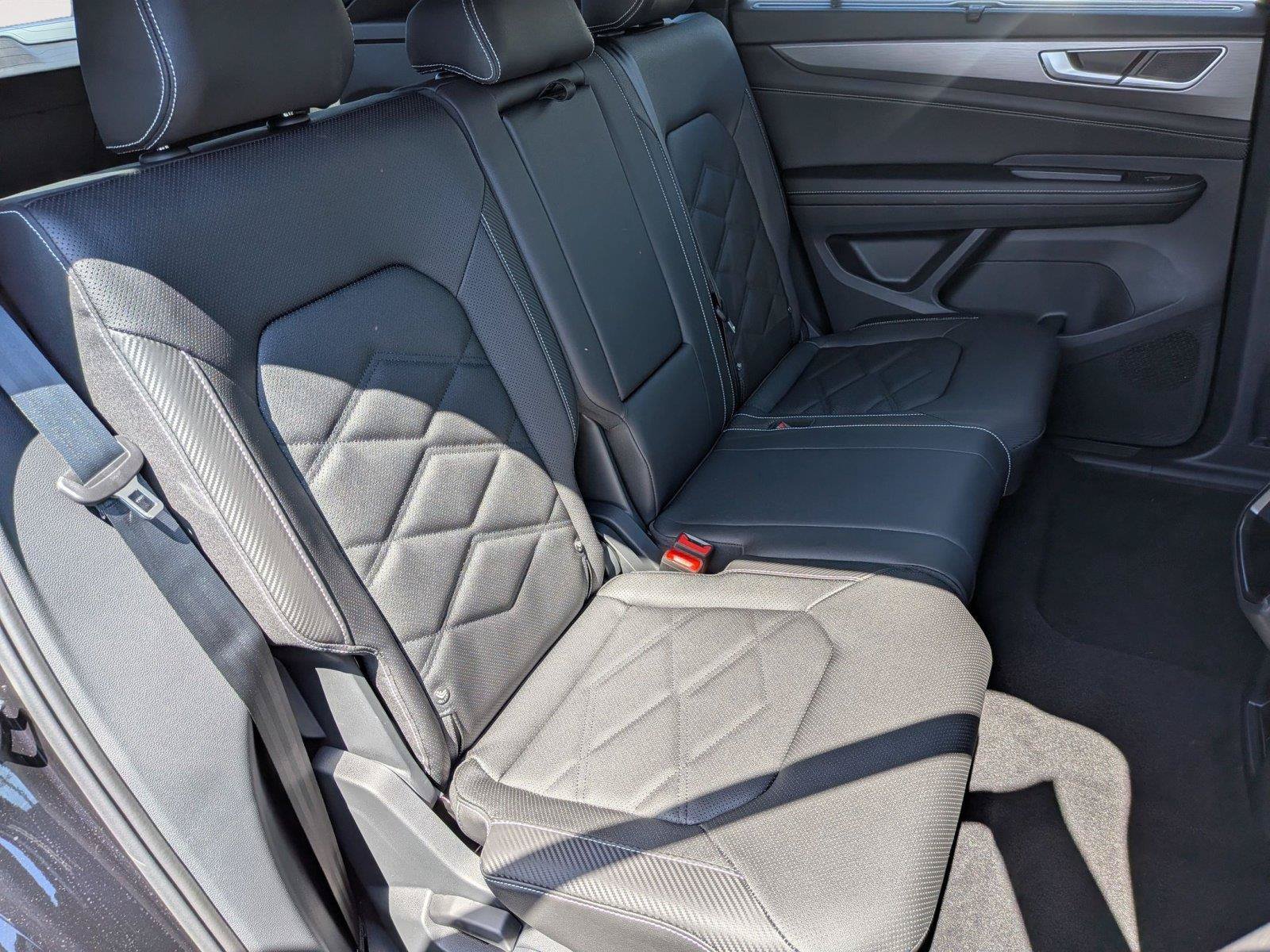 New 2026 Volkswagen Atlas Cross Sport SE AWD/4WD image 18