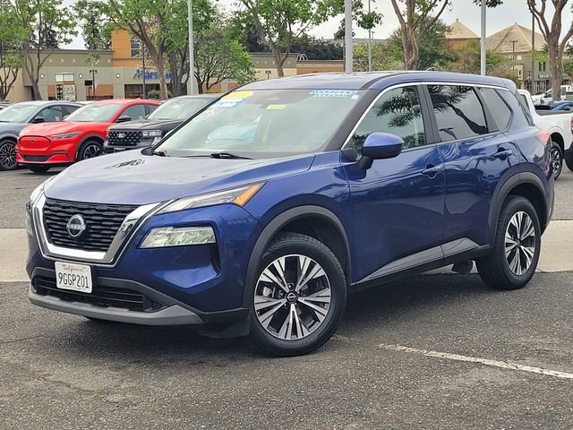 Used 2023 Nissan Rogue SV image 2